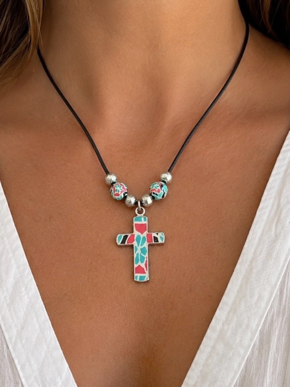 NWT Vintage Y2K Handmade Cross Pendant Necklace
